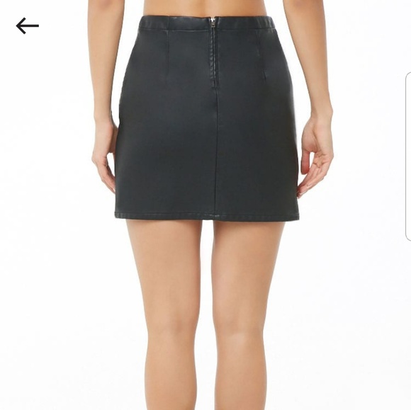 Forever 21 faux leather mini skirt black size S - Picture 3 of 3